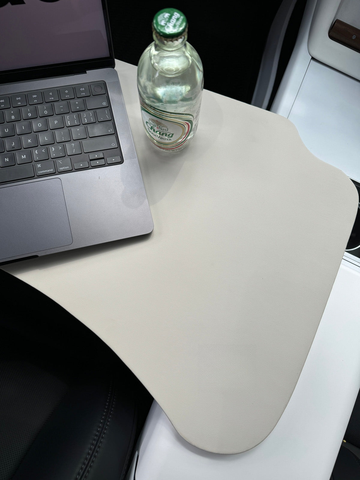 Table pliante pour Tesla — photo 5