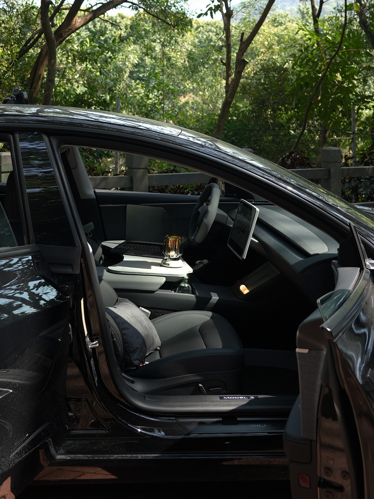 Table pliante pour Tesla — photo 8