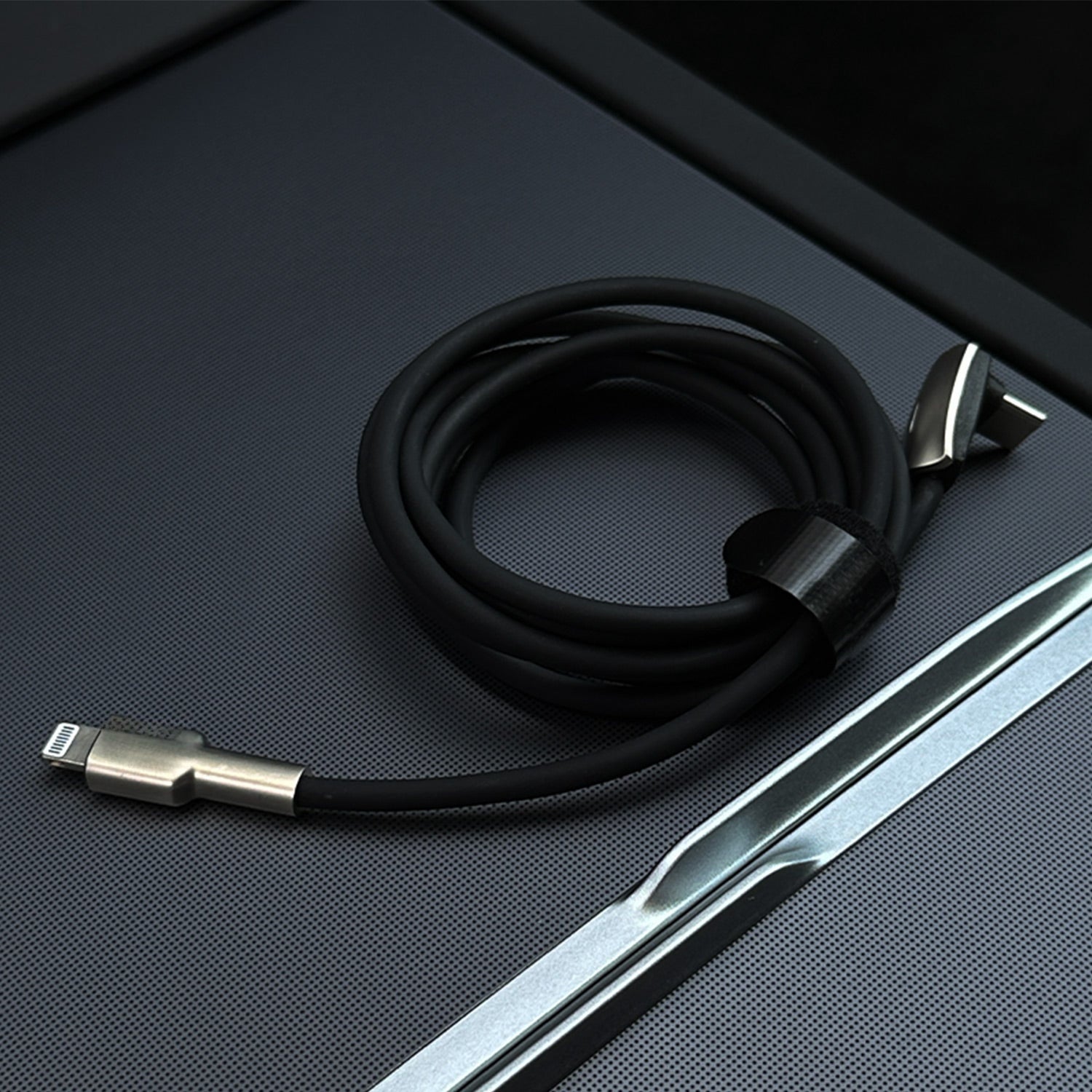 Câble USB-C souple coudé pour Tesla — photo 7