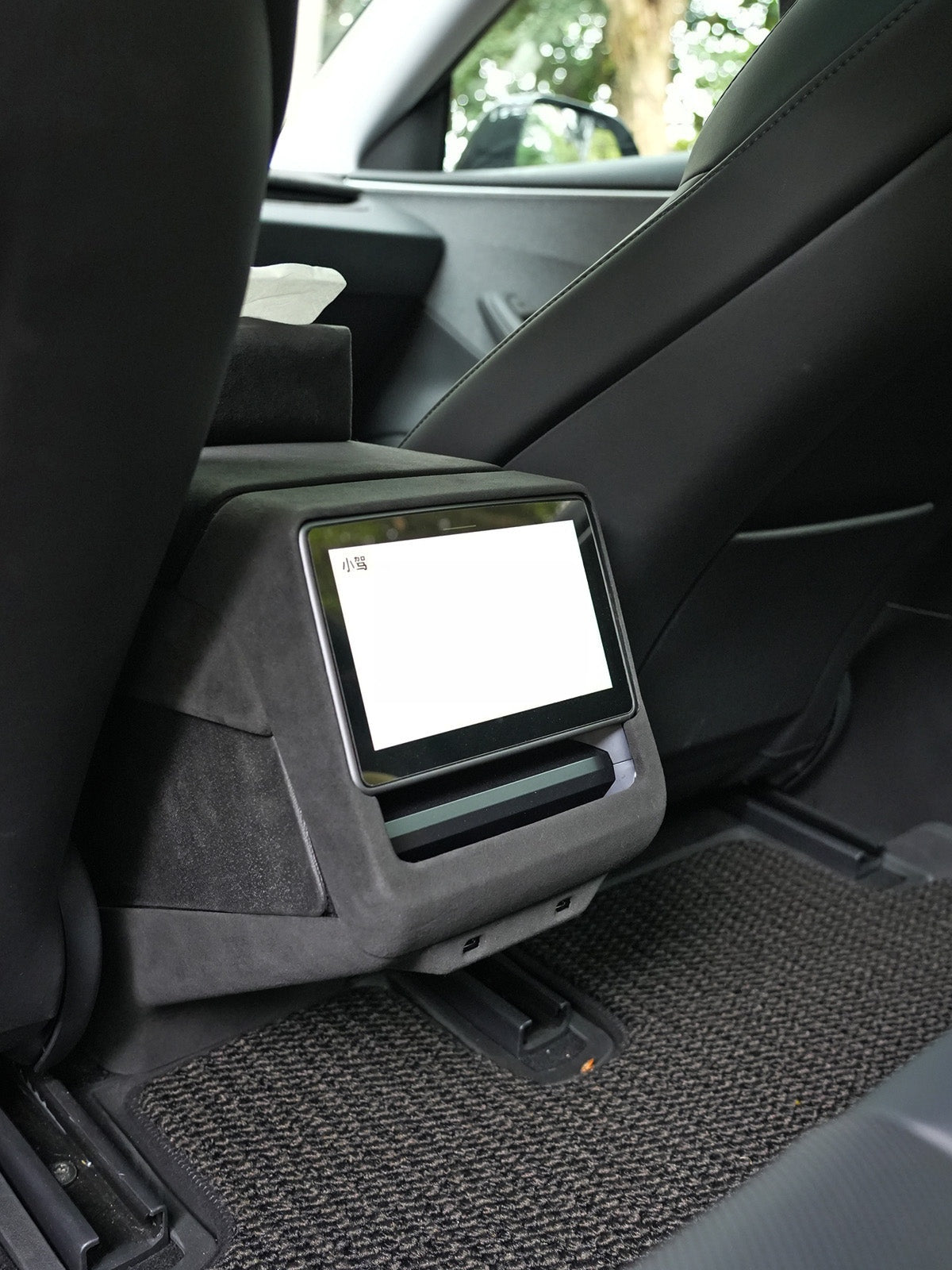 Protection arrière de console alcantara pour Tesla Model 3 et Y (2024+) — photo 6