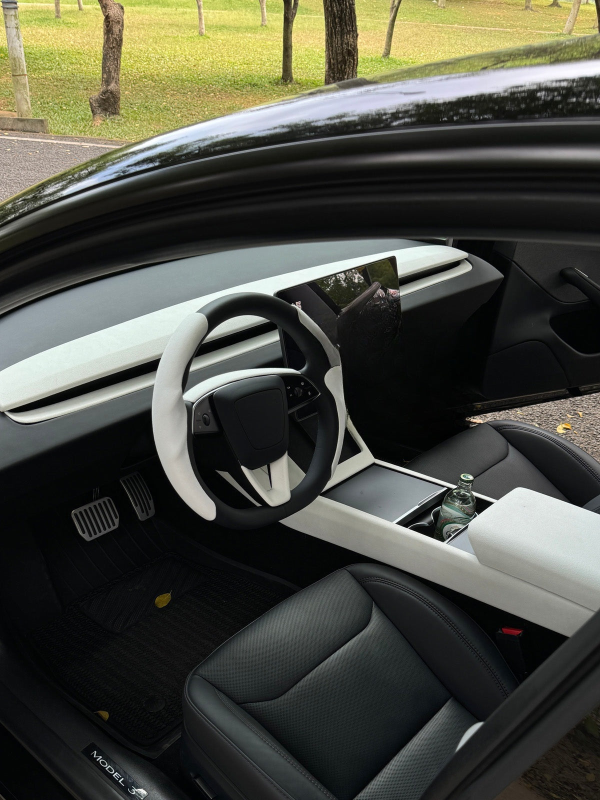 Façade porte-gobelets arrière suède pour Tesla Model 3 (2024+) — photo 5