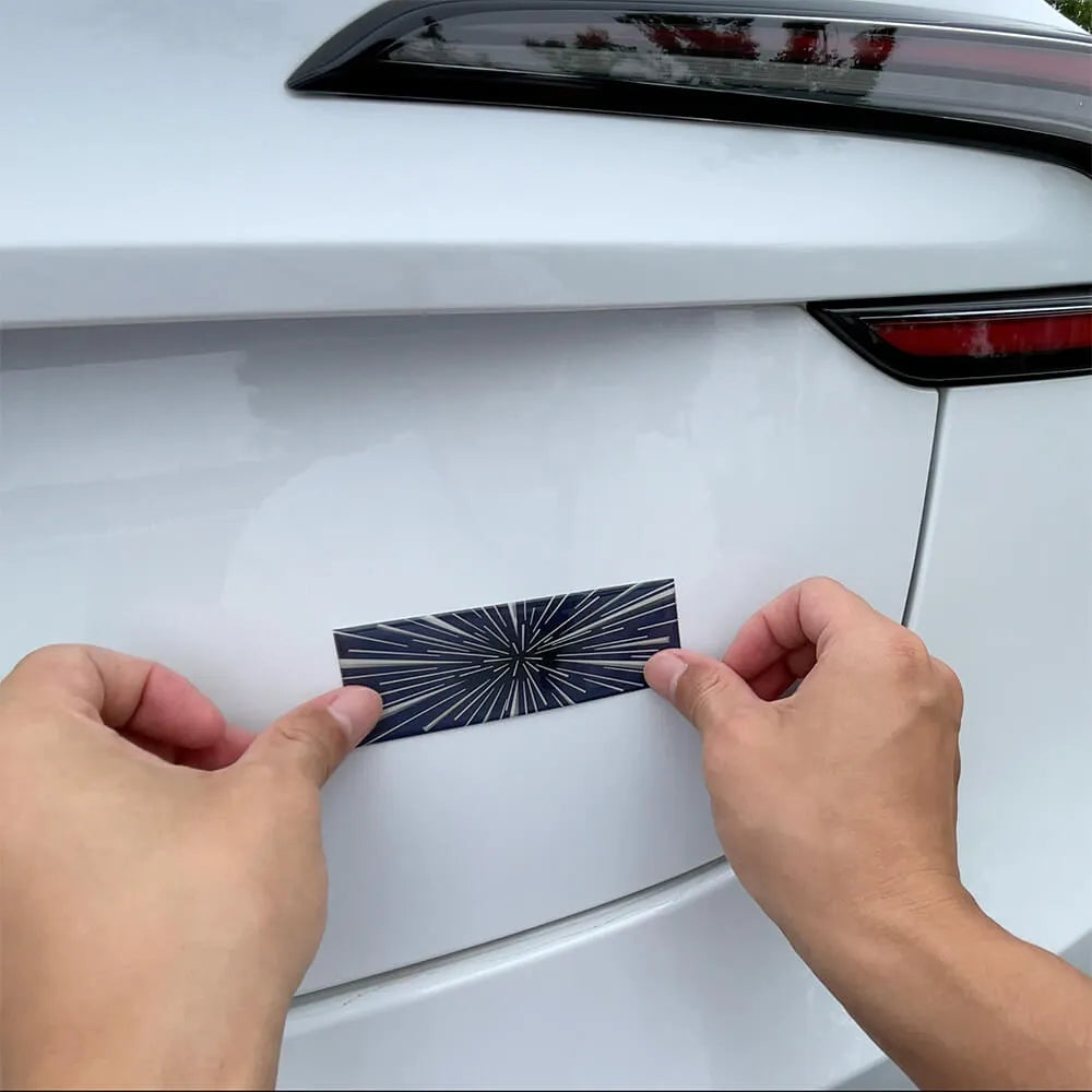Badge de coffre Tesla — visuel 1