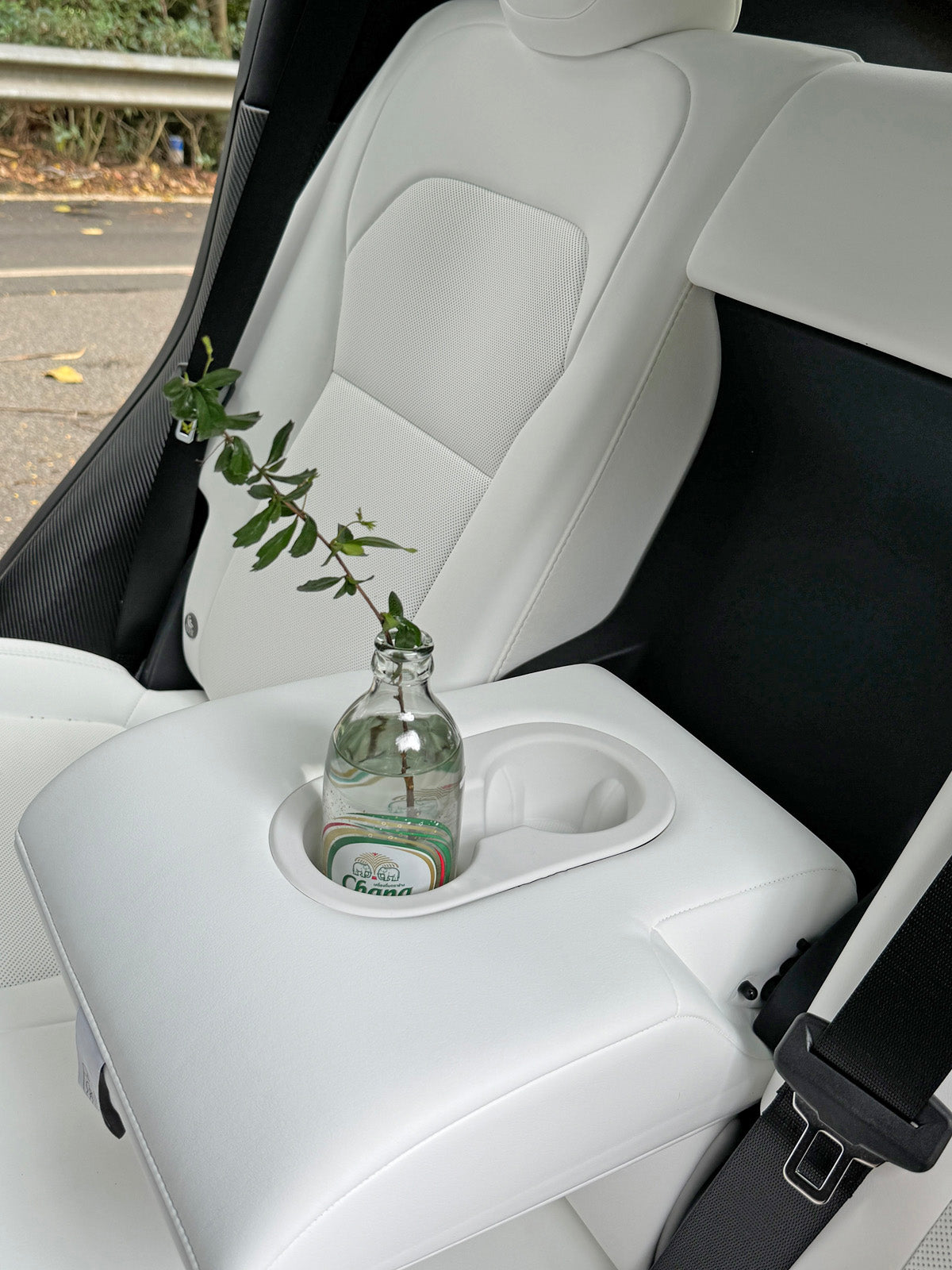 Porte-gobelets souples de banquette pour Tesla Model 3 et Y (2024+) — photo 2