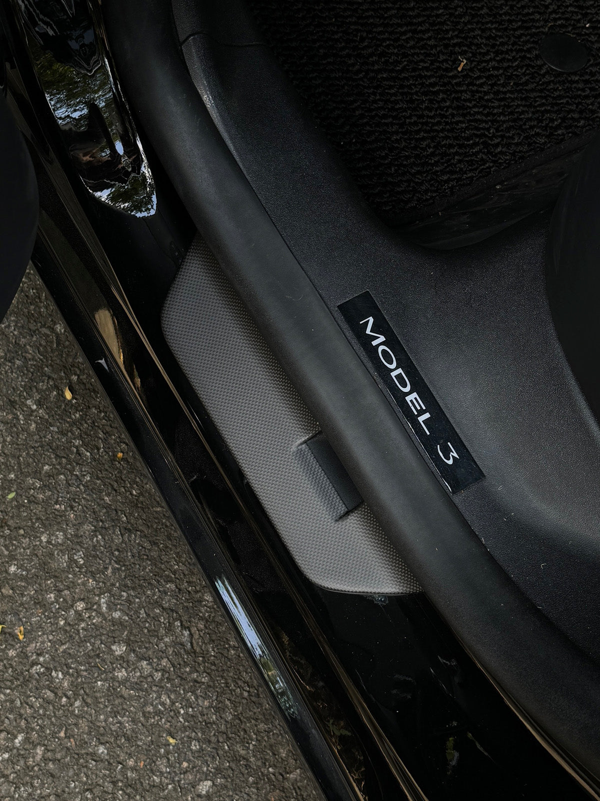 Seuils de porte carbone pour Tesla Model 3 Highland (2024+) — photo 2