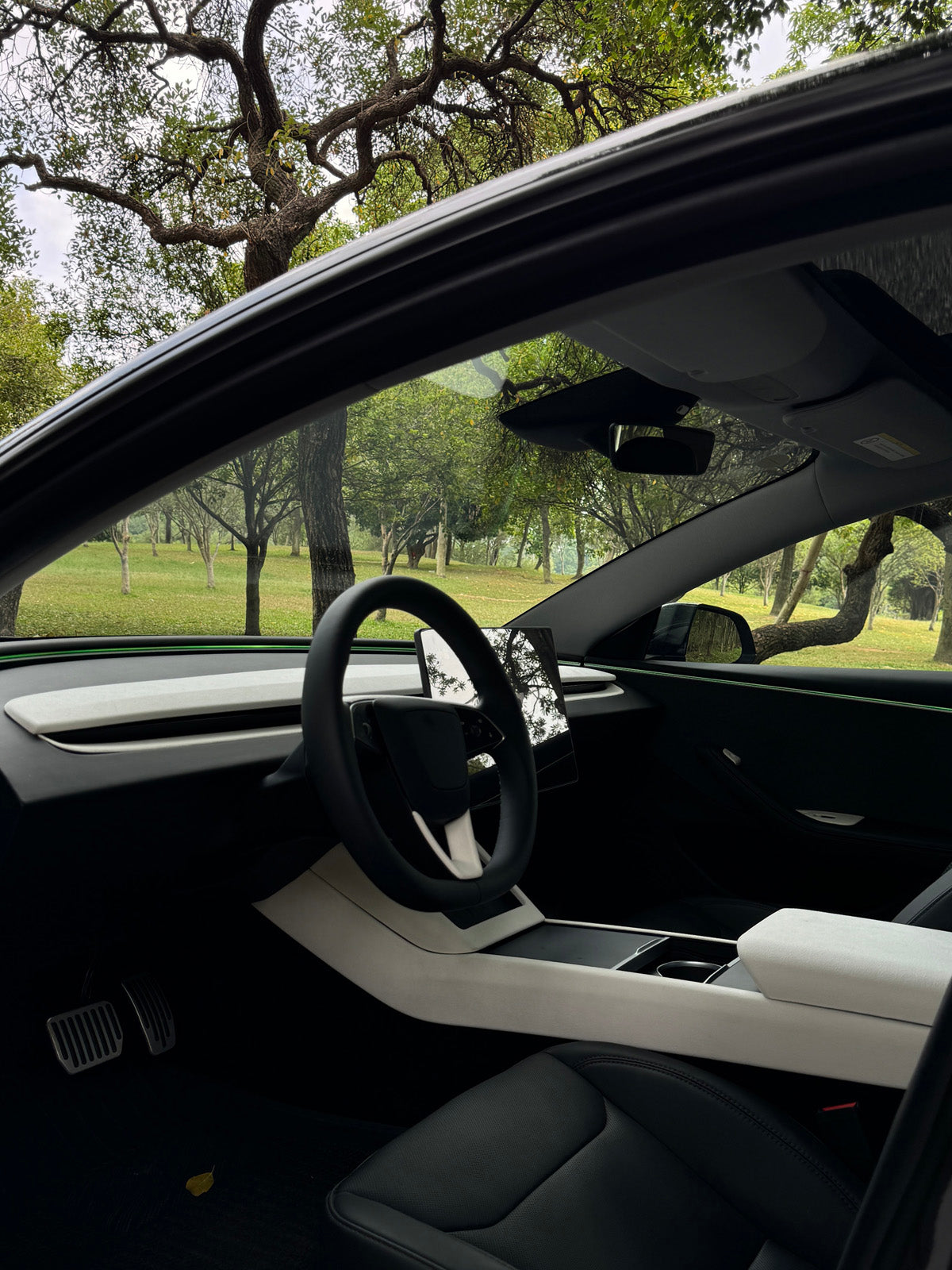 Façade porte-gobelets arrière suède pour Tesla Model 3 (2024+) — photo 3