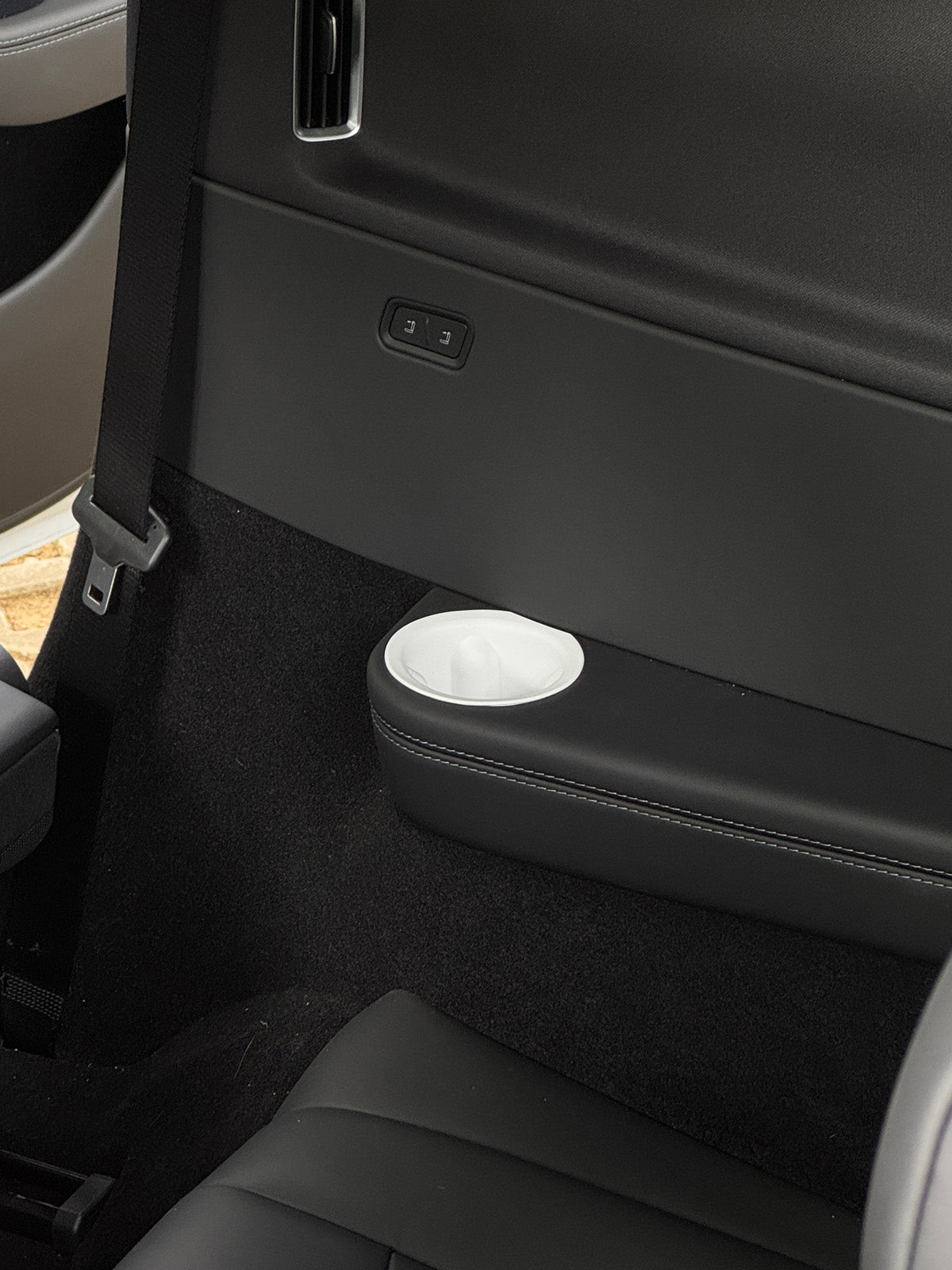 Porte-gobelets souples de banquette pour Tesla Model Y L (2025-2026) — photo 4