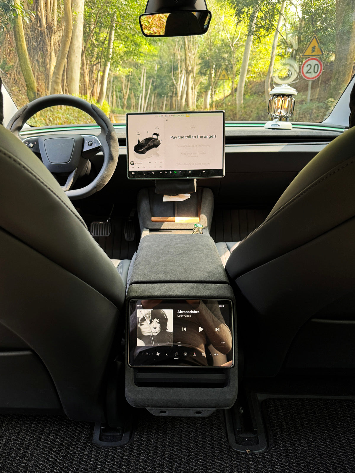 Façade porte-gobelets arrière alcantara pour Tesla Model 3 (2024+)