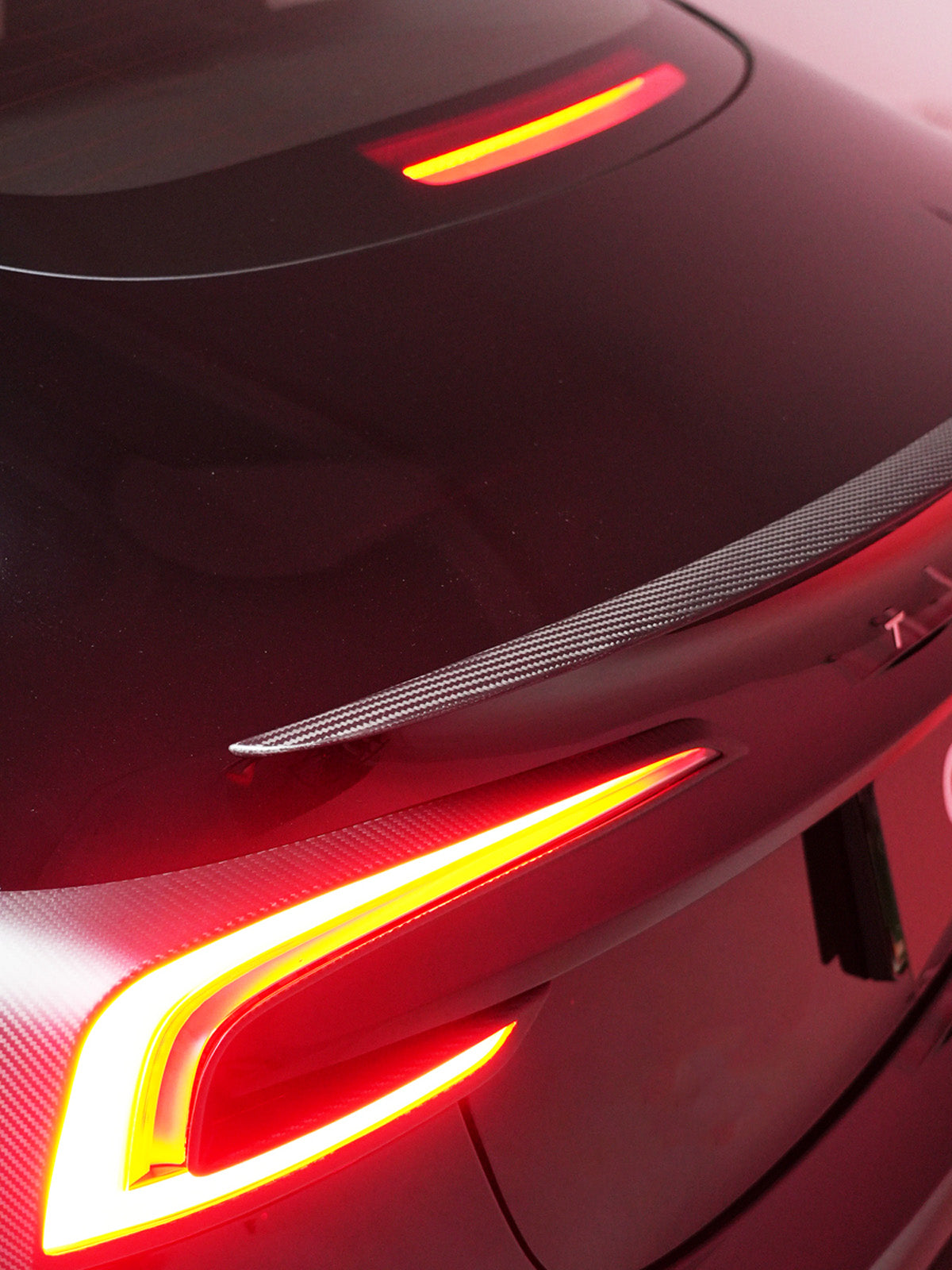 Becquet arrière carbone pour Tesla Model 3 et Model Y — photo 2