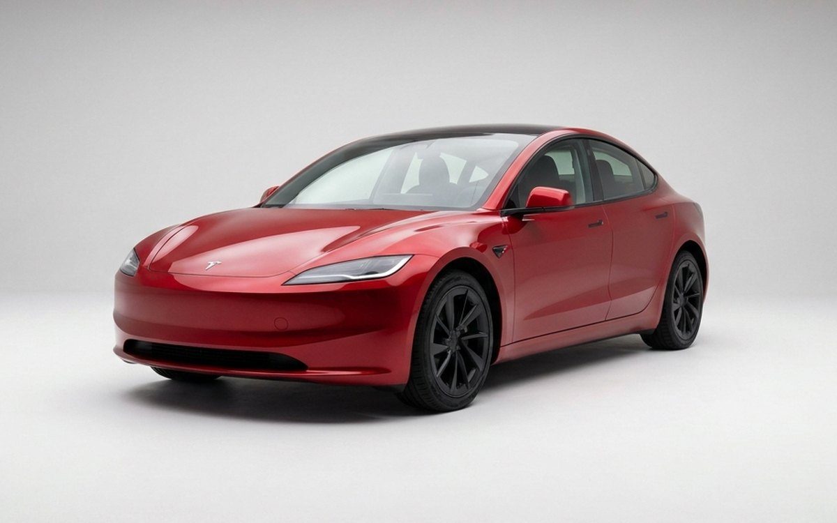 Tesla Model 3 Highland rouge