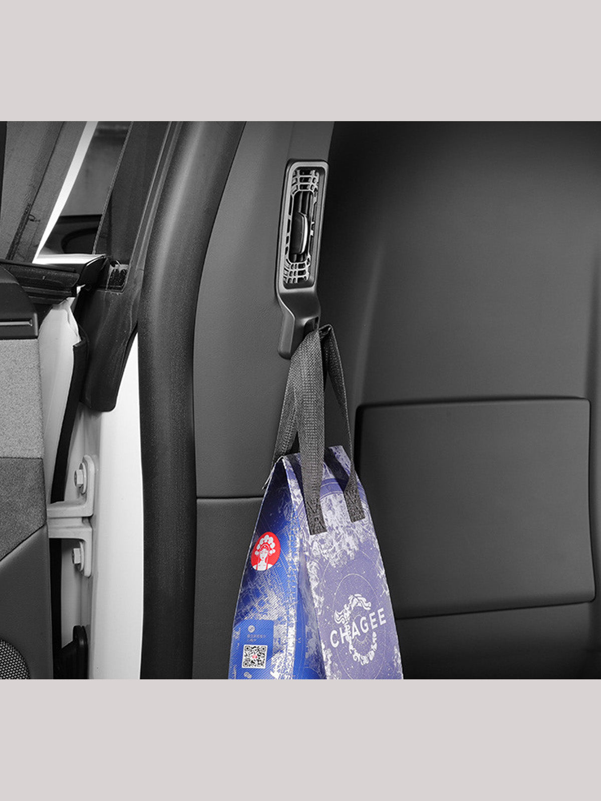 Crochets d'aérateurs deuxième rangée pour Tesla Model Y L (2025-2026) — photo 5