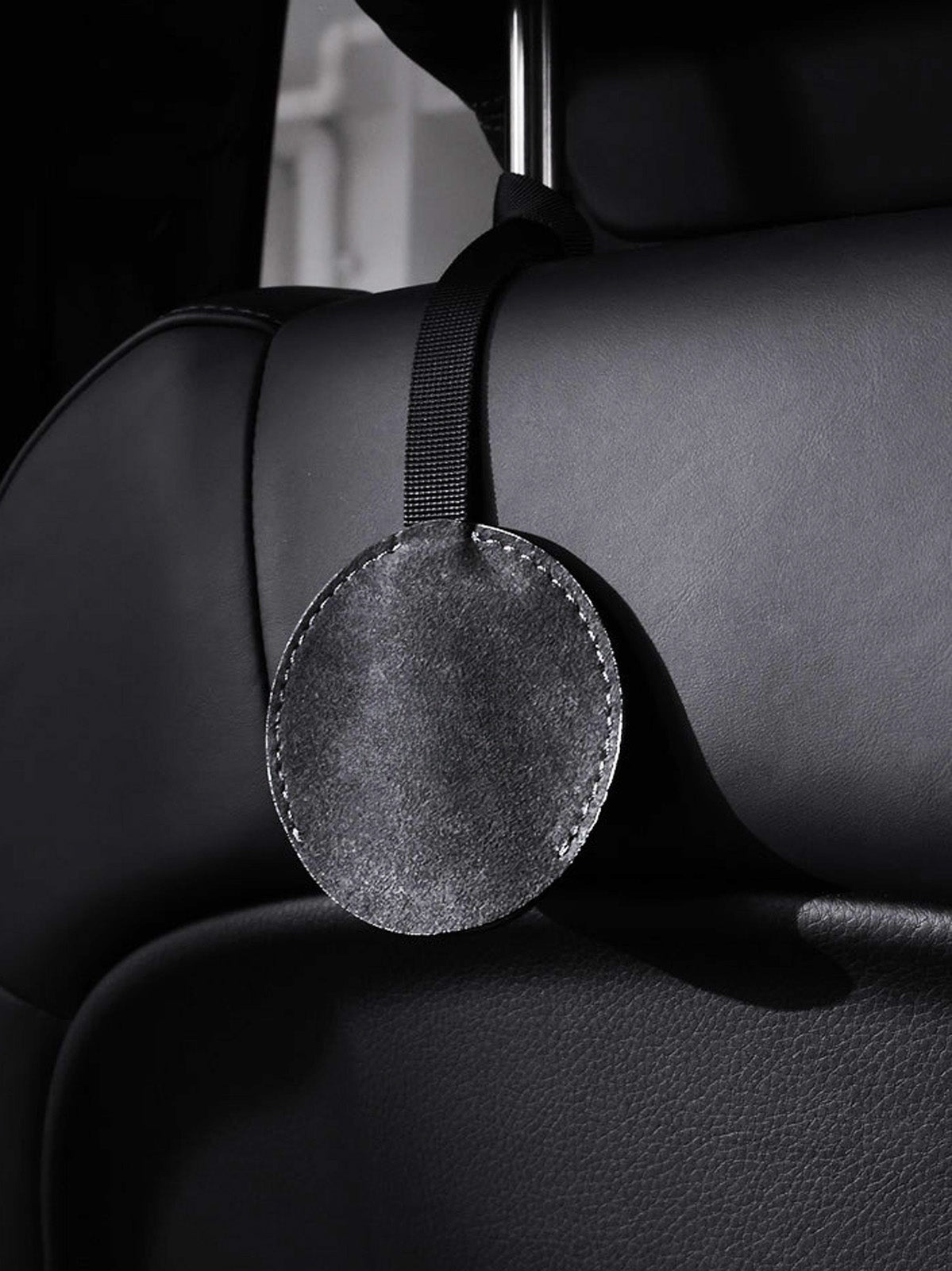 Crochet discret alcantara pour Tesla — photo 6