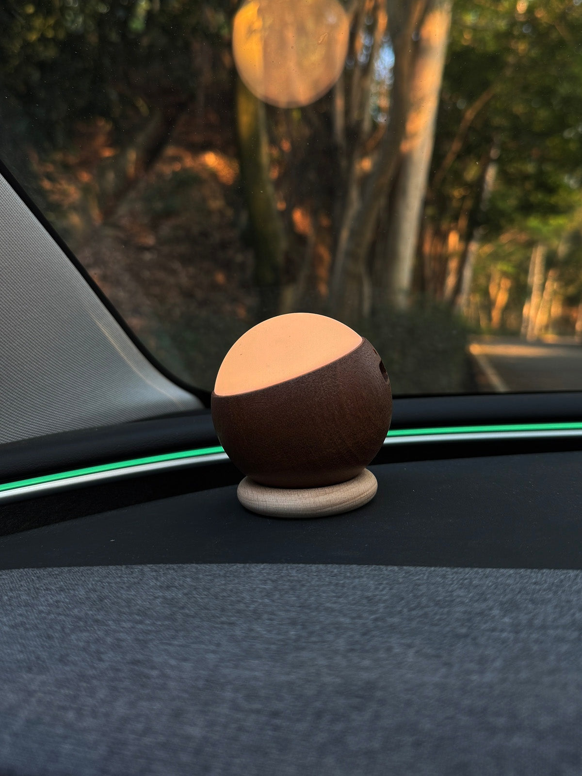 Lampe d'ambiance bois – sphère pour Tesla — photo 2