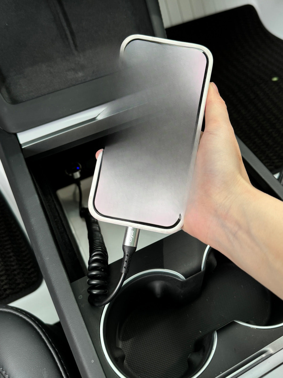 Câble USB-C spiralé coudé pour Tesla — photo 4