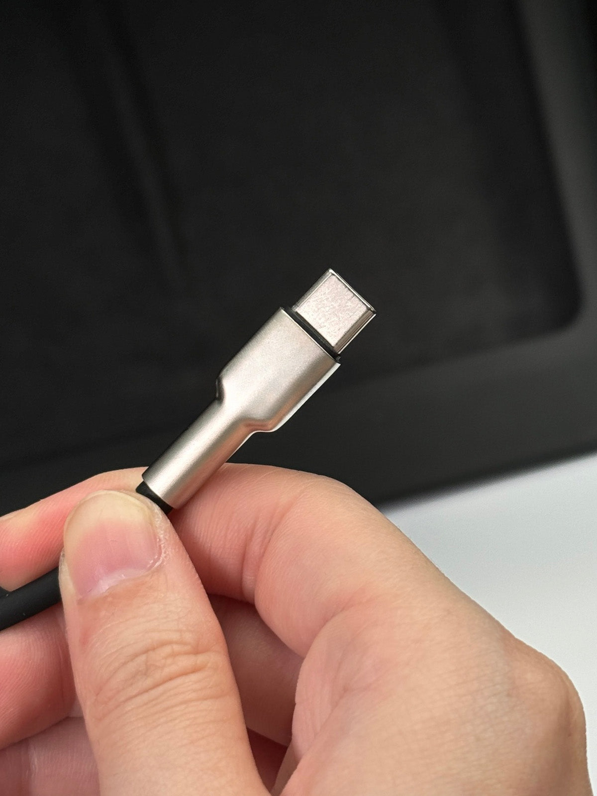 Câble USB-C souple coudé pour Tesla — photo 6
