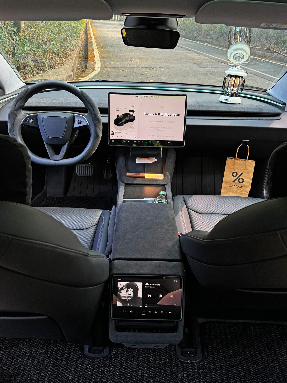 Insert V de volant alcantara pour Tesla Model 3 et Y (2024+) — photo 7