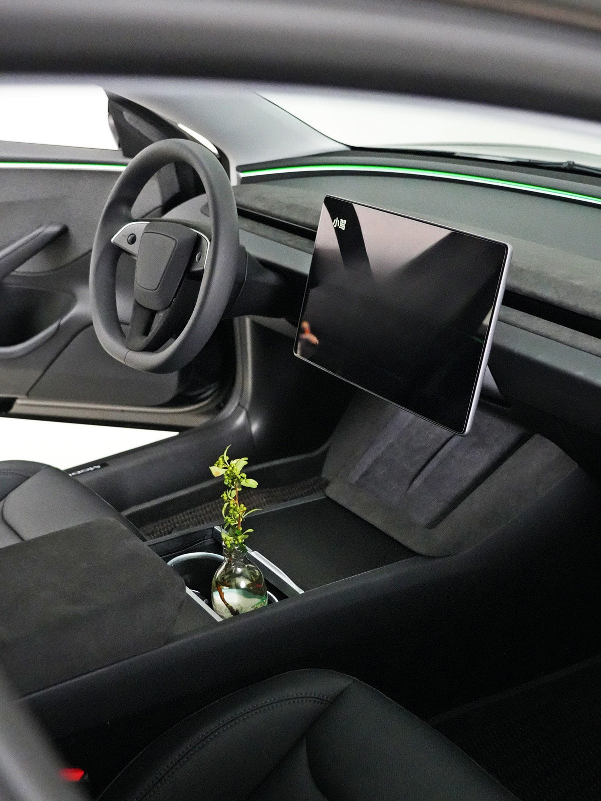Insert V de volant alcantara pour Tesla Model 3 et Y (2024+) — photo 8