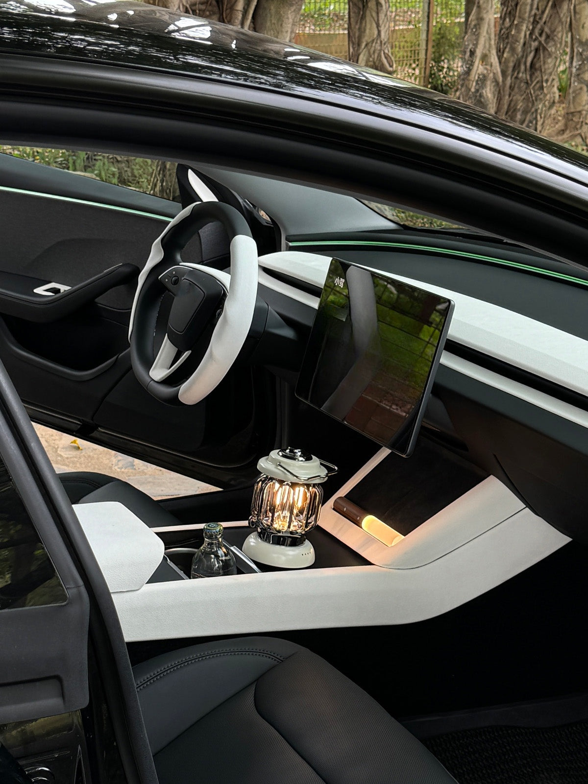 Flancs de console suède pour Tesla Model 3 et Y (2024+) — photo 3