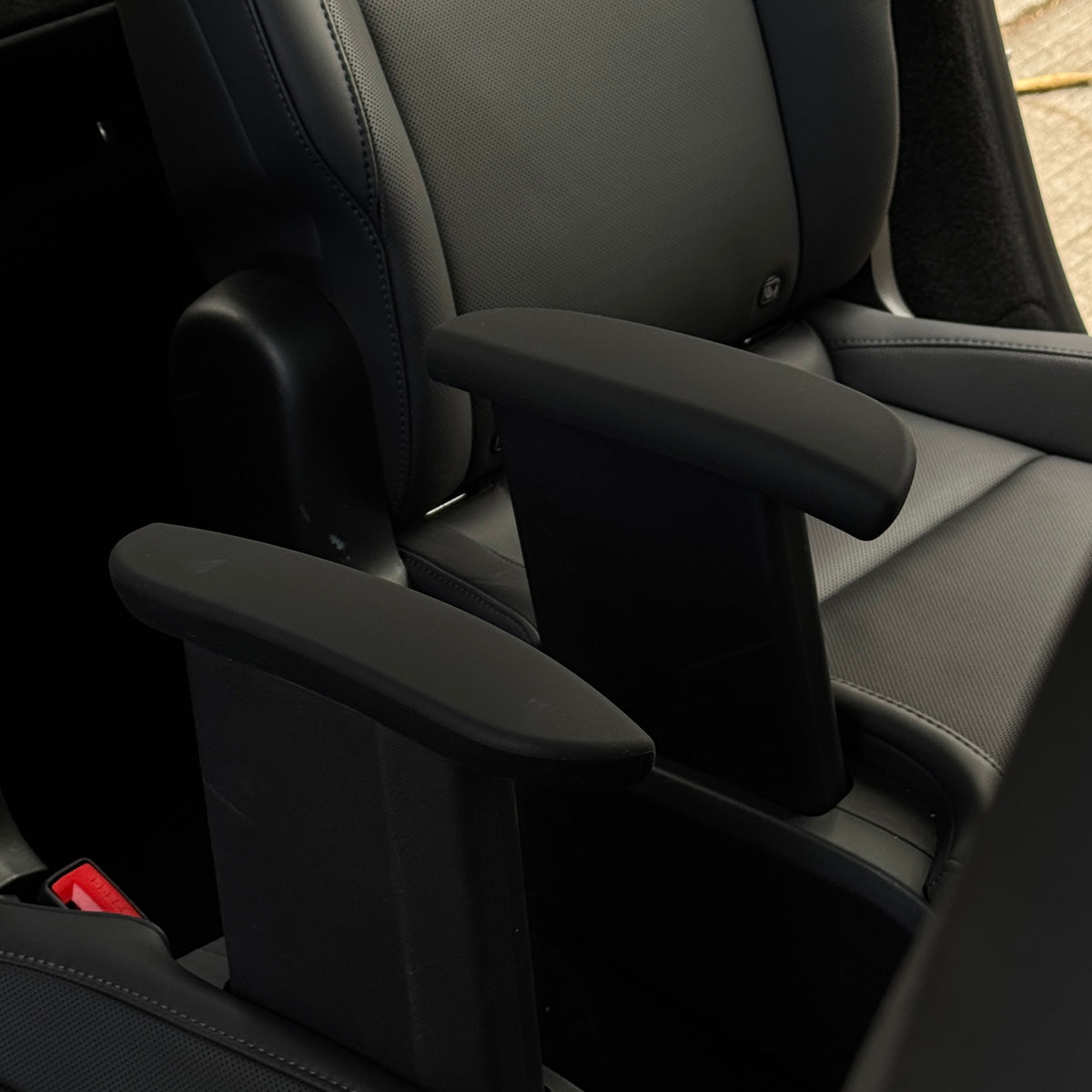 Housses d'accoudoirs arrière pour Tesla Model Y L (2025-2026) — photo 6