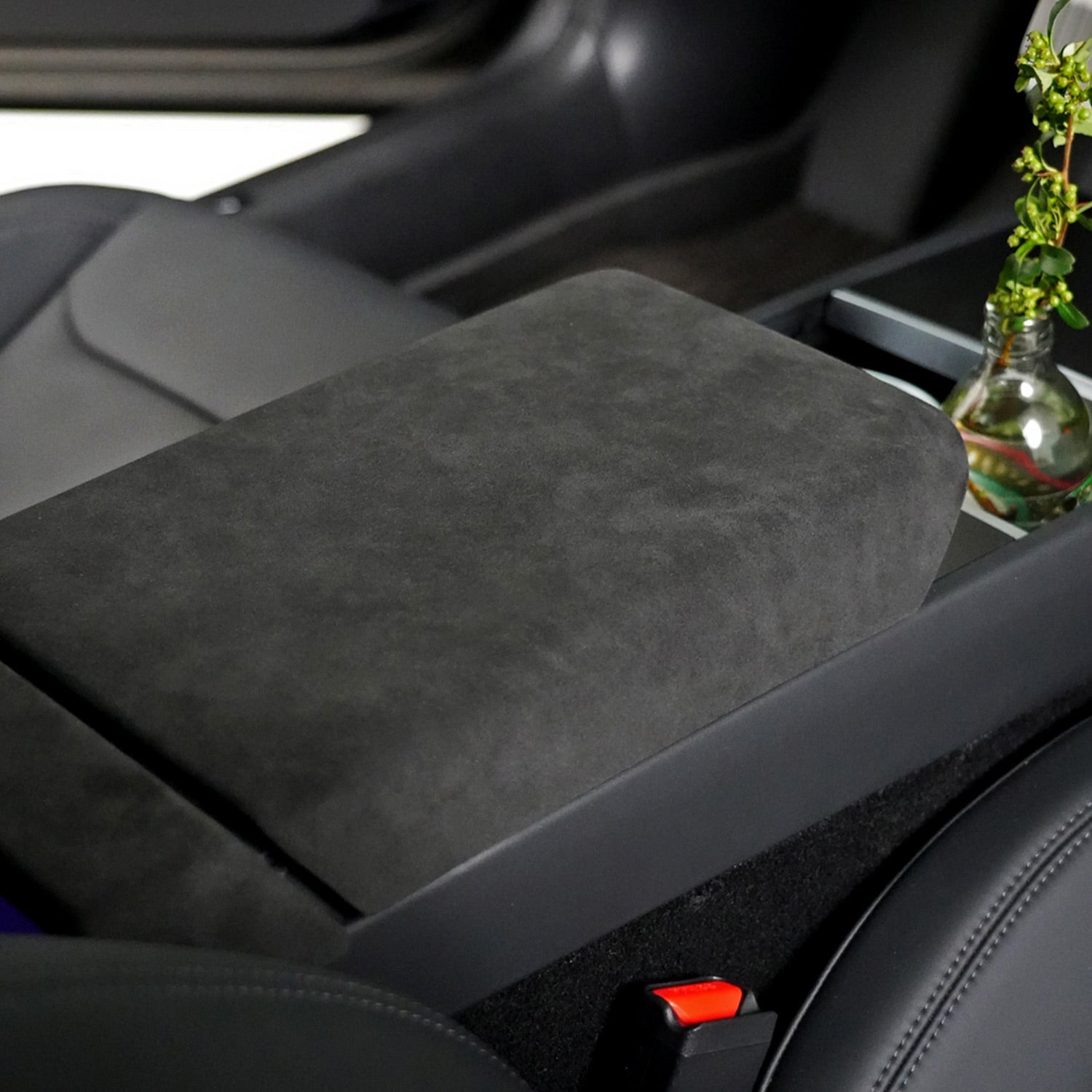 Couvre-accoudoir alcantara pour Tesla Model 3 et Y (2024+) — photo 5