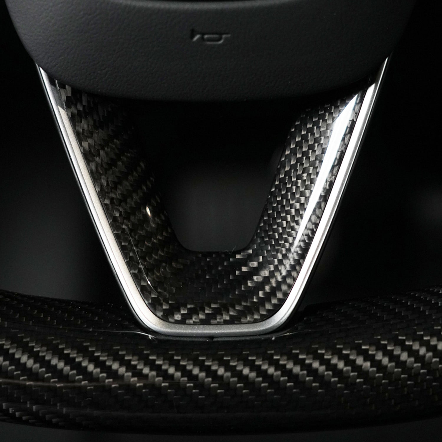 Insert V de volant carbone pour Tesla Model 3 et Y (2024+) — photo 8