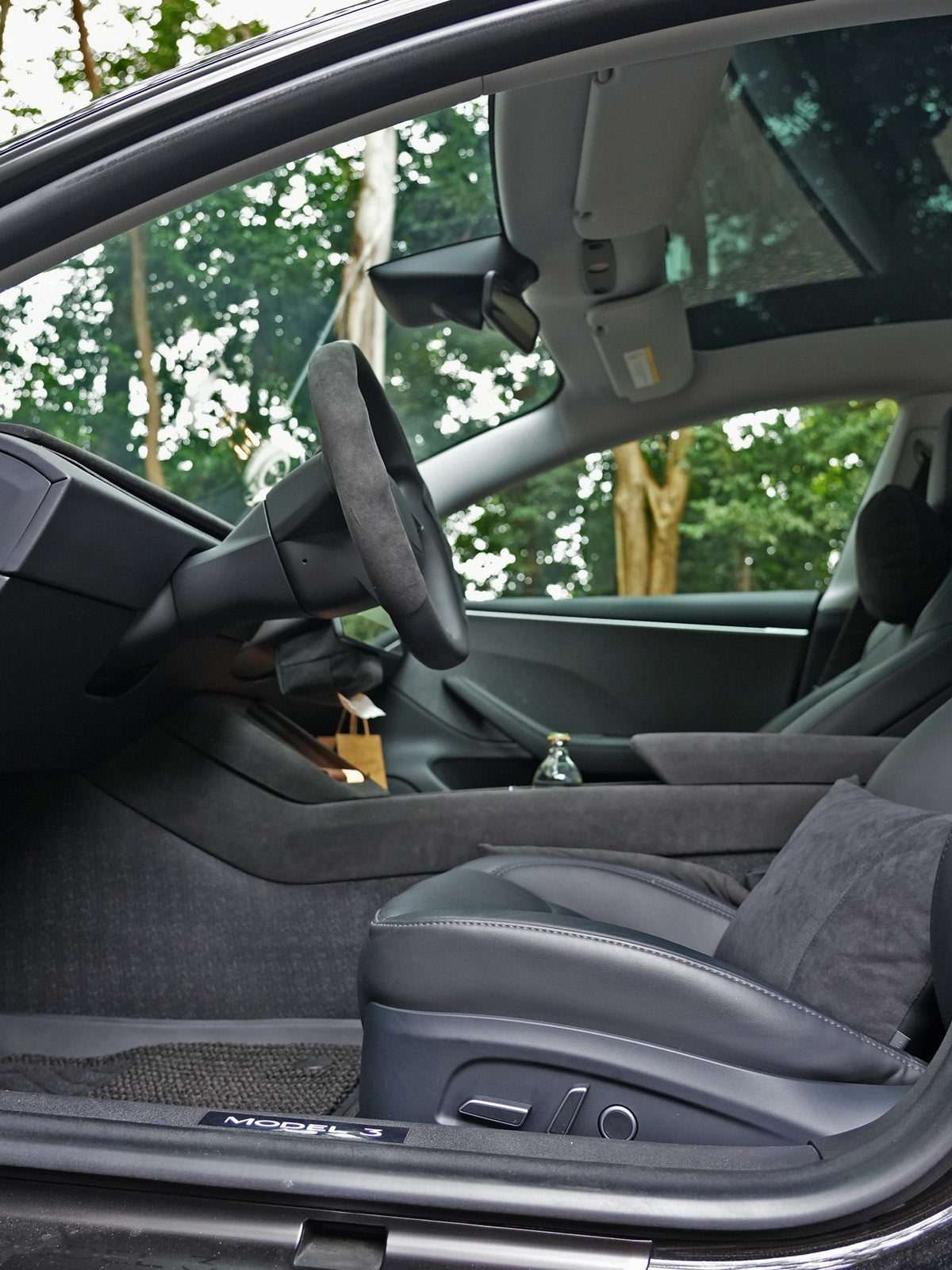 Flancs de console alcantara pour Tesla Model 3 et Y (2024+)