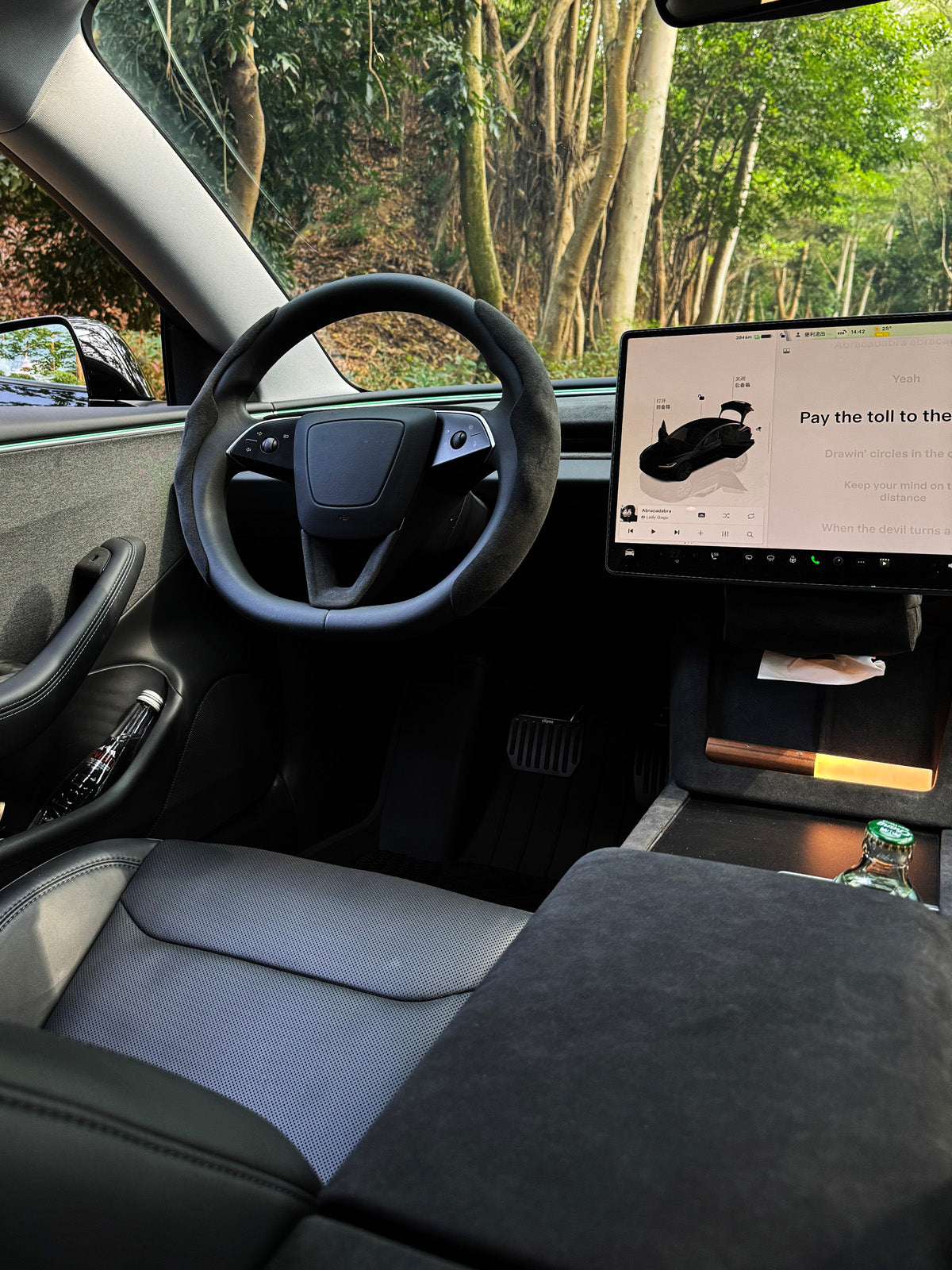 Caches boutons de vitres alcantara pour Tesla Model 3 et Y (2024+) — photo 2