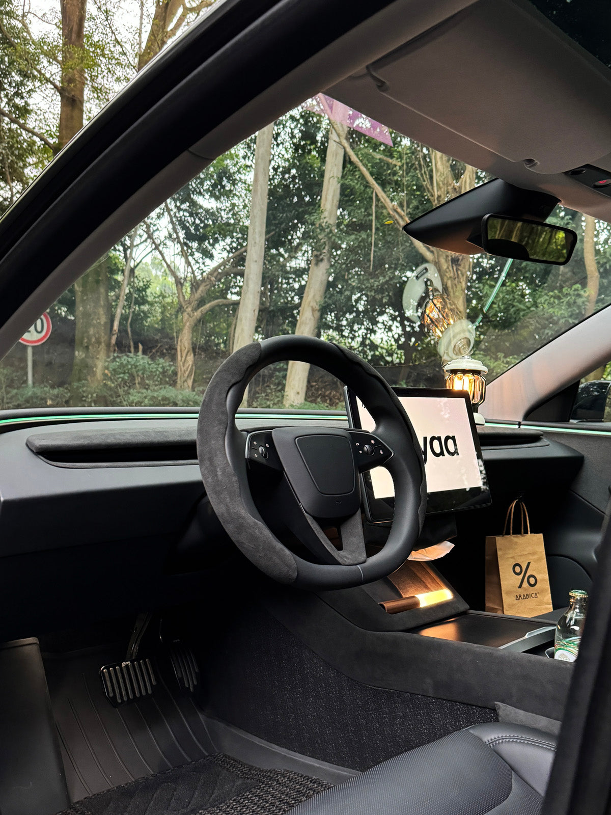 Flancs de console alcantara pour Tesla Model 3 et Y (2024+) — photo 3
