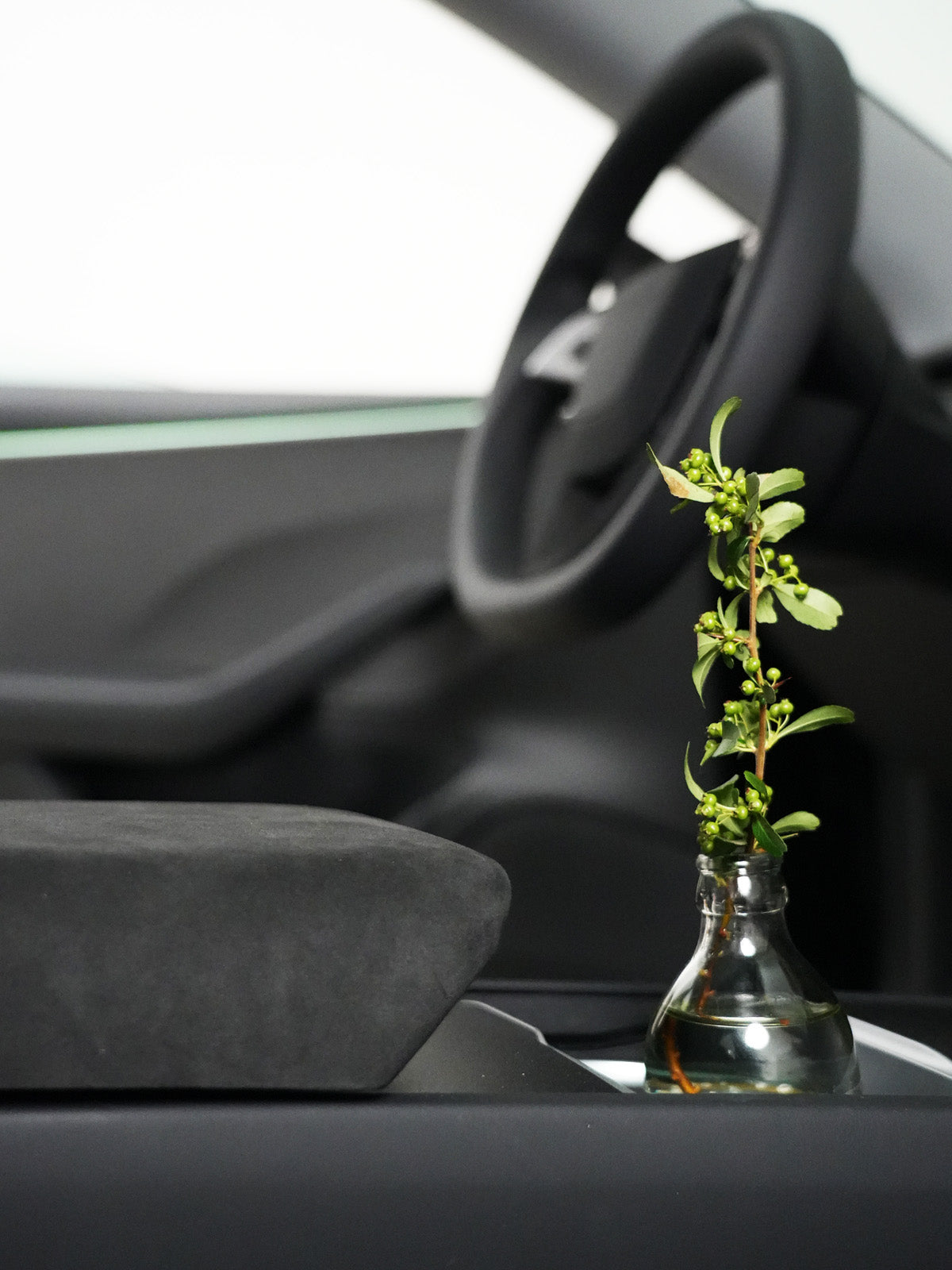 Couvre-accoudoir alcantara pour Tesla Model 3 et Y (2024+) — photo 2