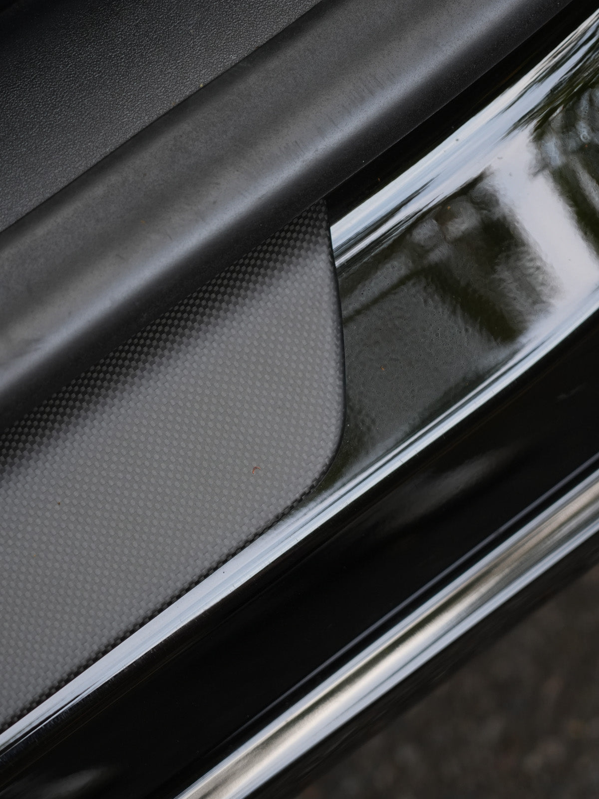 Seuils de porte carbone pour Tesla Model 3 Highland (2024+) — photo 4