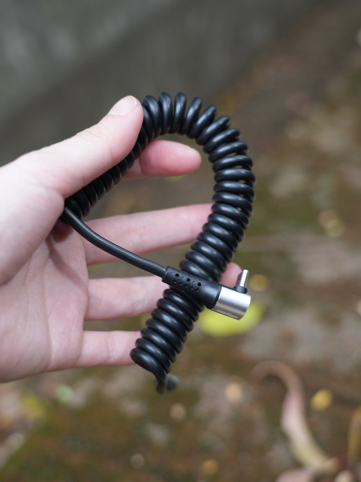 Câble USB-C spiralé coudé pour Tesla — photo 2