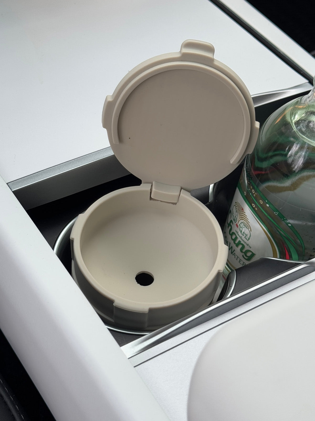 Cendrier silicone pour Tesla