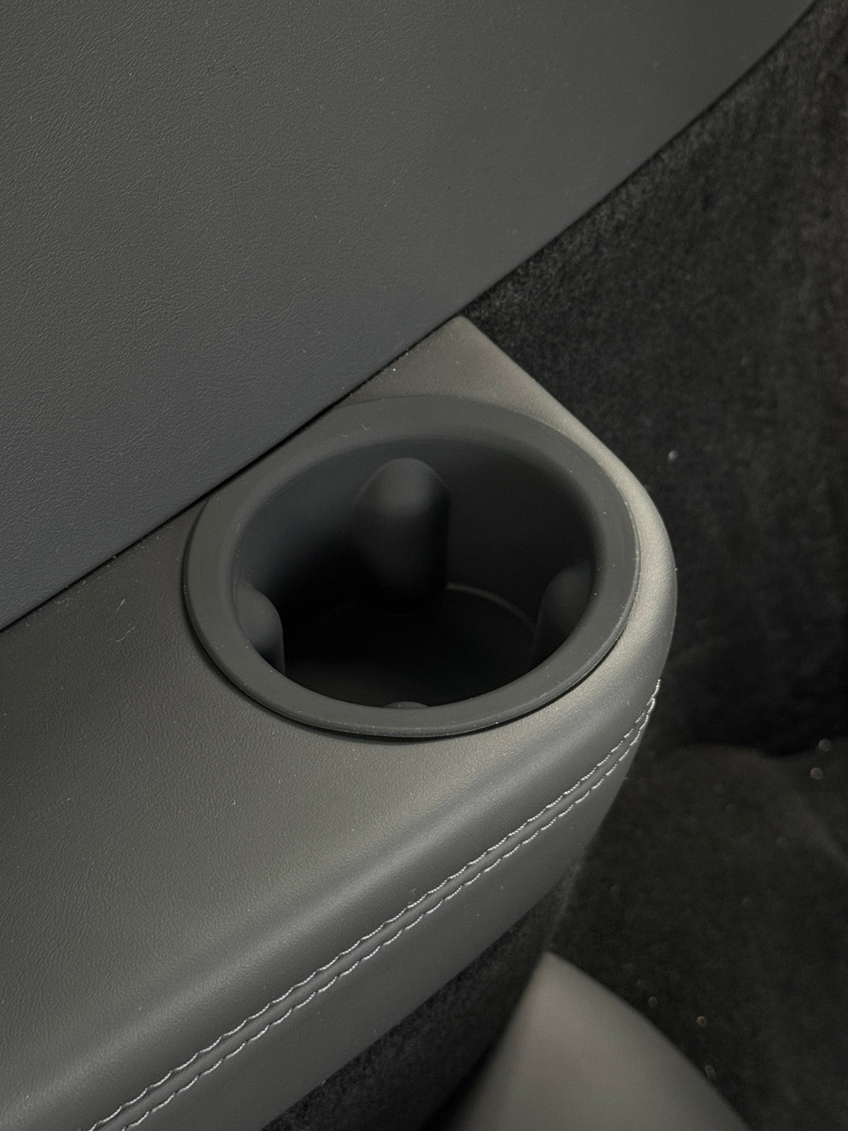 Porte-gobelets souples de banquette pour Tesla Model Y L (2025-2026) — photo 5