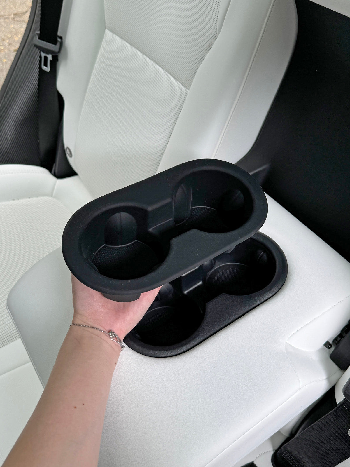 Porte-gobelets souples de banquette pour Tesla Model 3 et Y (2024+) — photo 5
