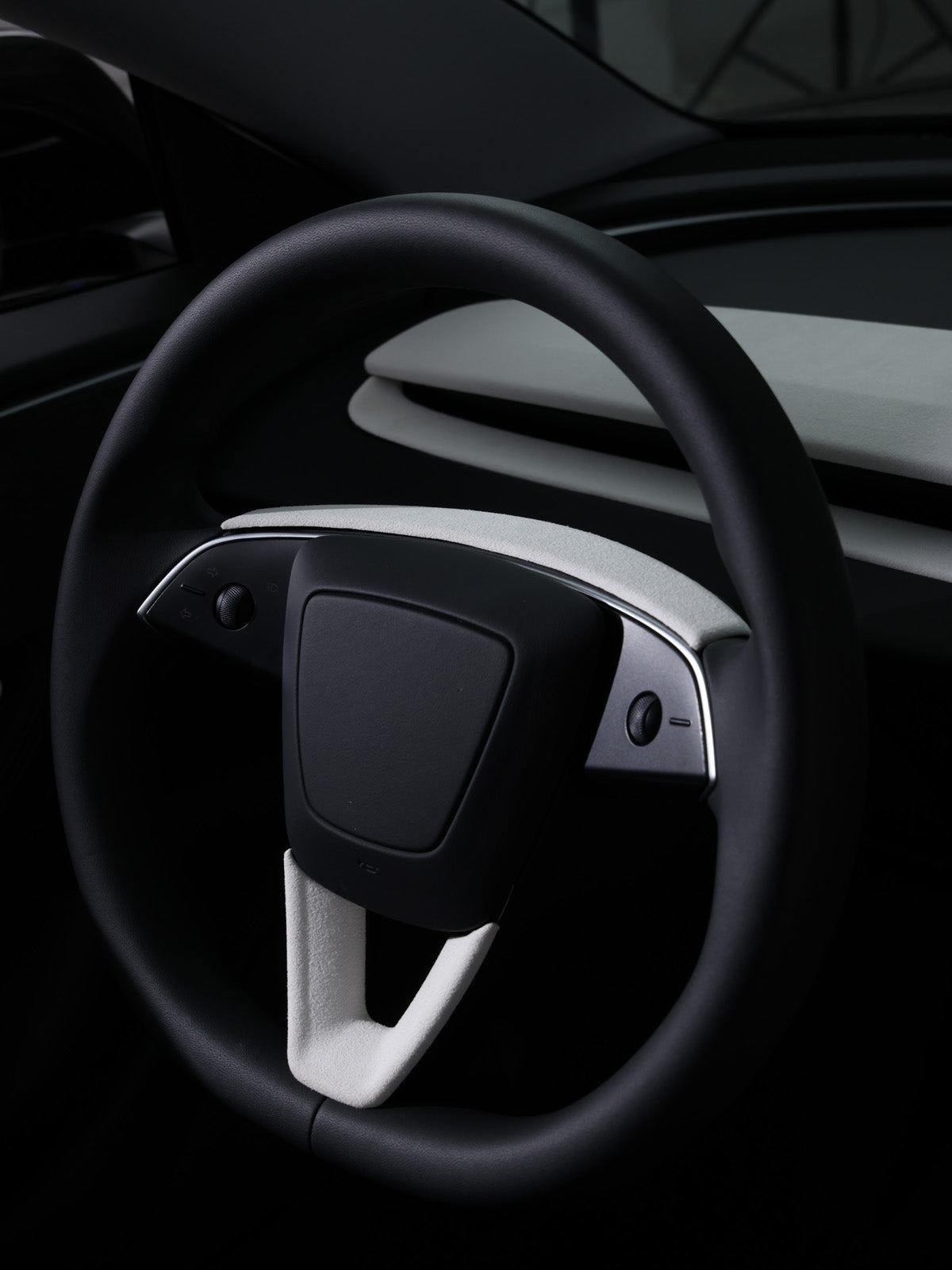 Arc supérieur de volant suède pour Tesla Model 3 et Y (2024+) — photo 3