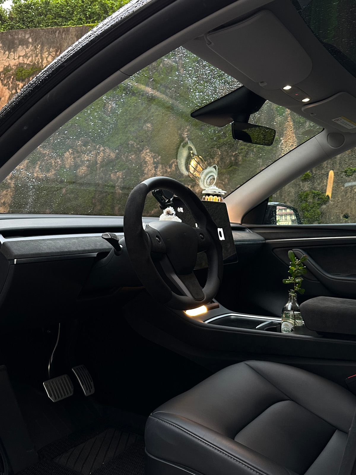 Habillage de contre-portes alcantara pour Tesla Model Y (2025-2026) — photo 3