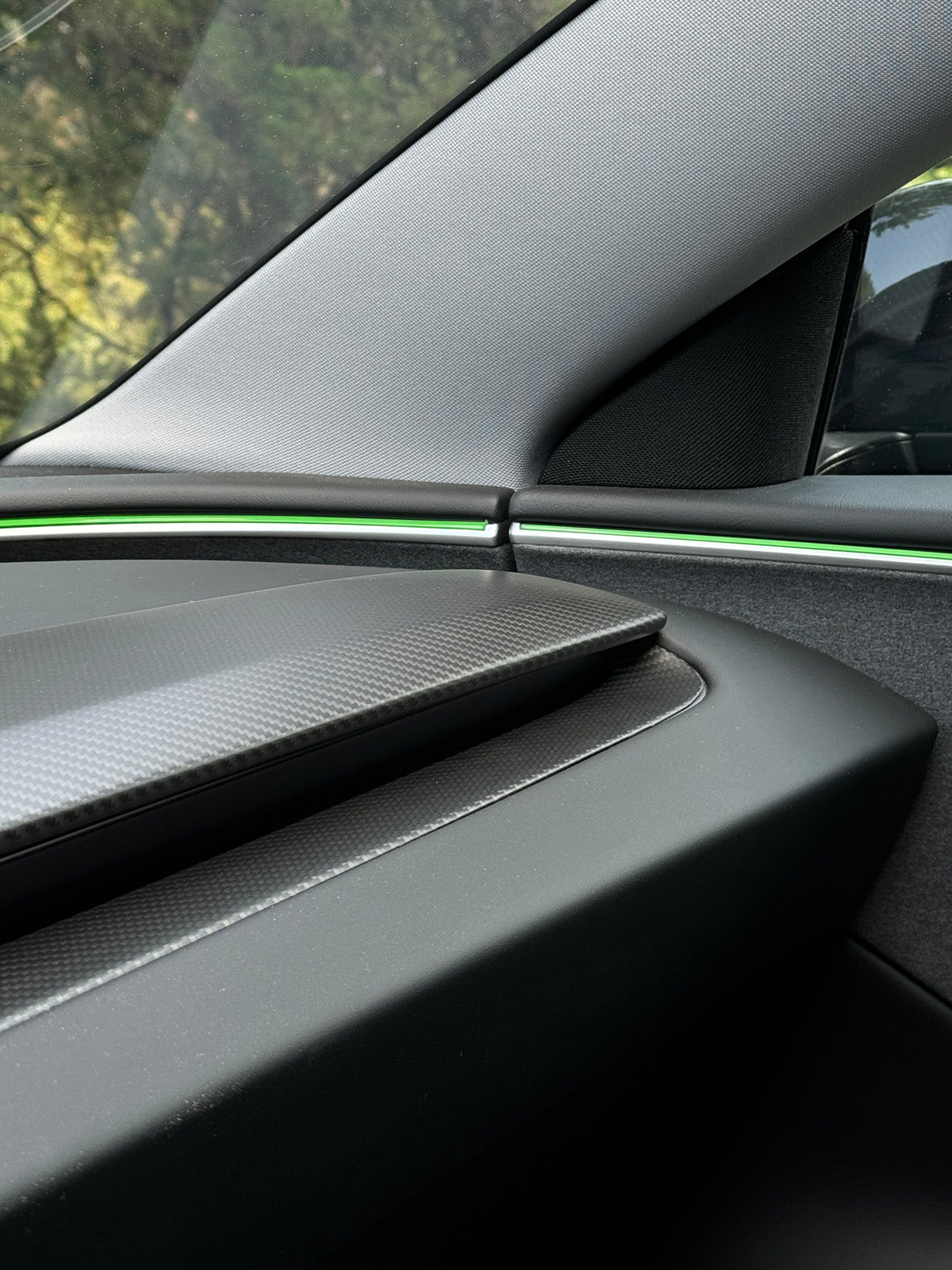 Baguettes d'aérateurs carbone pour Tesla Model 3 et Y (2024+) — photo 2