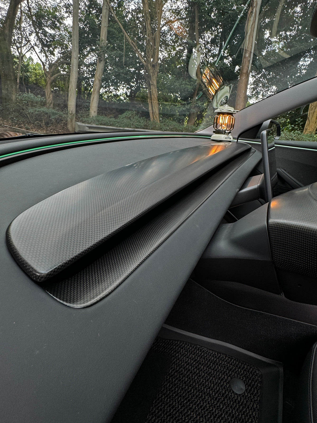 Baguettes d'aérateurs carbone pour Tesla Model 3 et Y (2024+) — photo 5