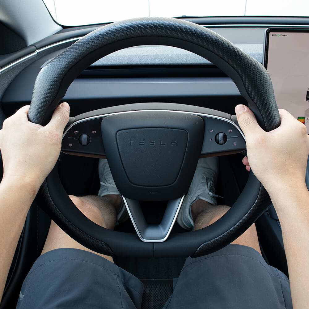 Couvre-volant effet carbone Tesla — visuel 5