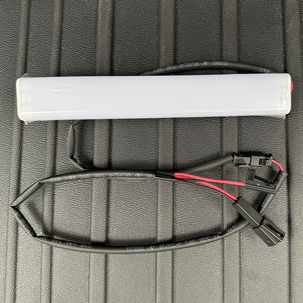 Barre lumineuse de coffre — Model 3 Highland · Model Y Juniper · Model Y L — visuel 13