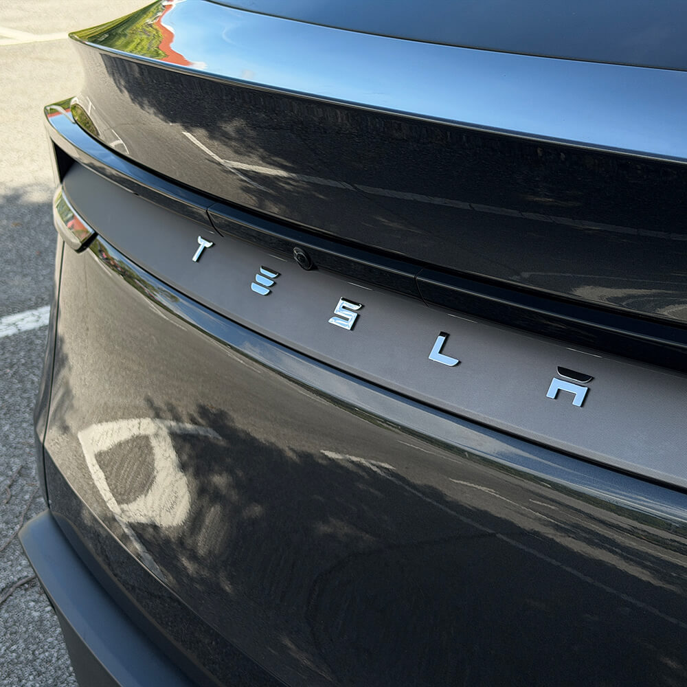 Caches lettres TESLA de hayon Tesla — visuel 4