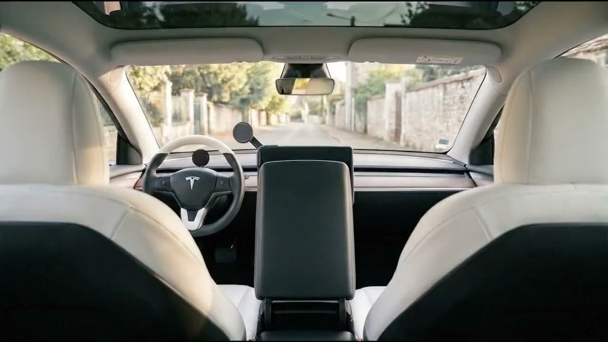 Tesla Model Y équipée d'accessoires Tesline, zone console depart