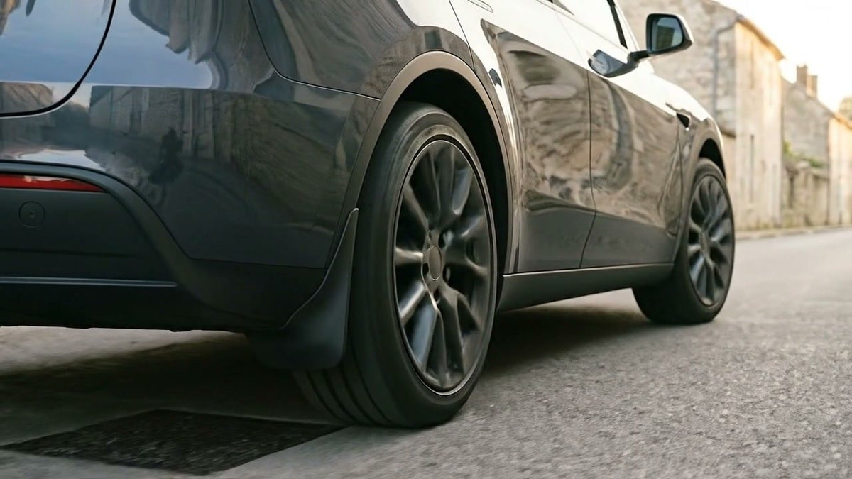 Tesla Model Y équipée d'accessoires Tesline, zone exterieur fin