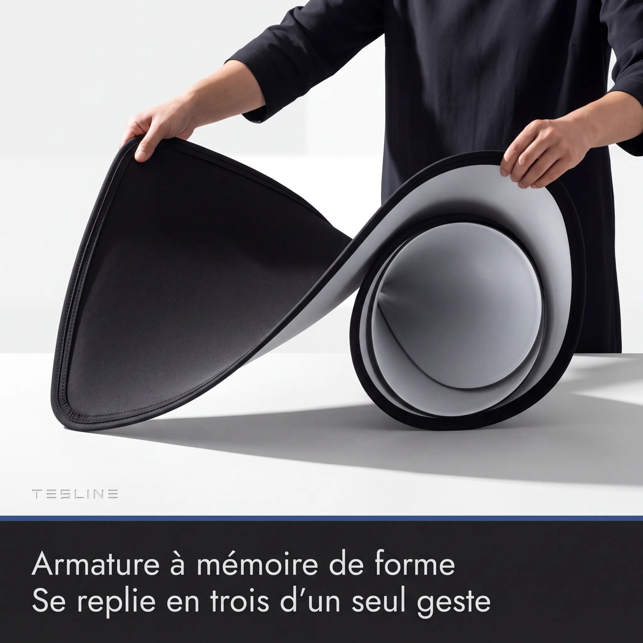 Armature à mémoire de forme du pare-soleil de toit qui se replie en trois