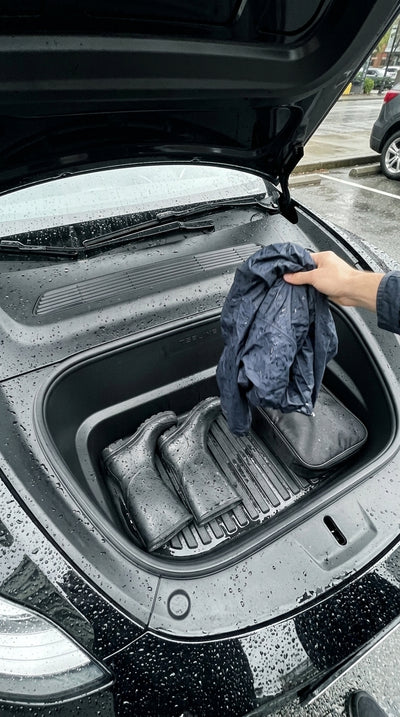 Tesline tapis de sol toutes saisons, frunk noir : veste de pluie et bottes mouillées